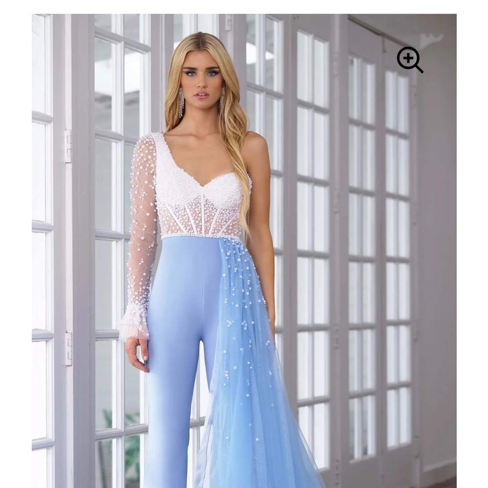 Ava Presley Fun fashion